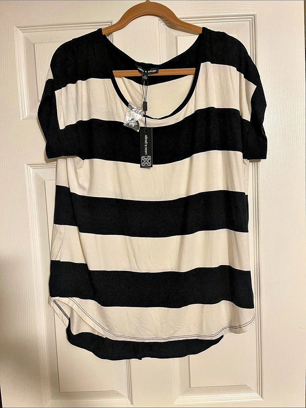 Cable & Gauge Striped Short Sleeve Top in Black & Cream NWT